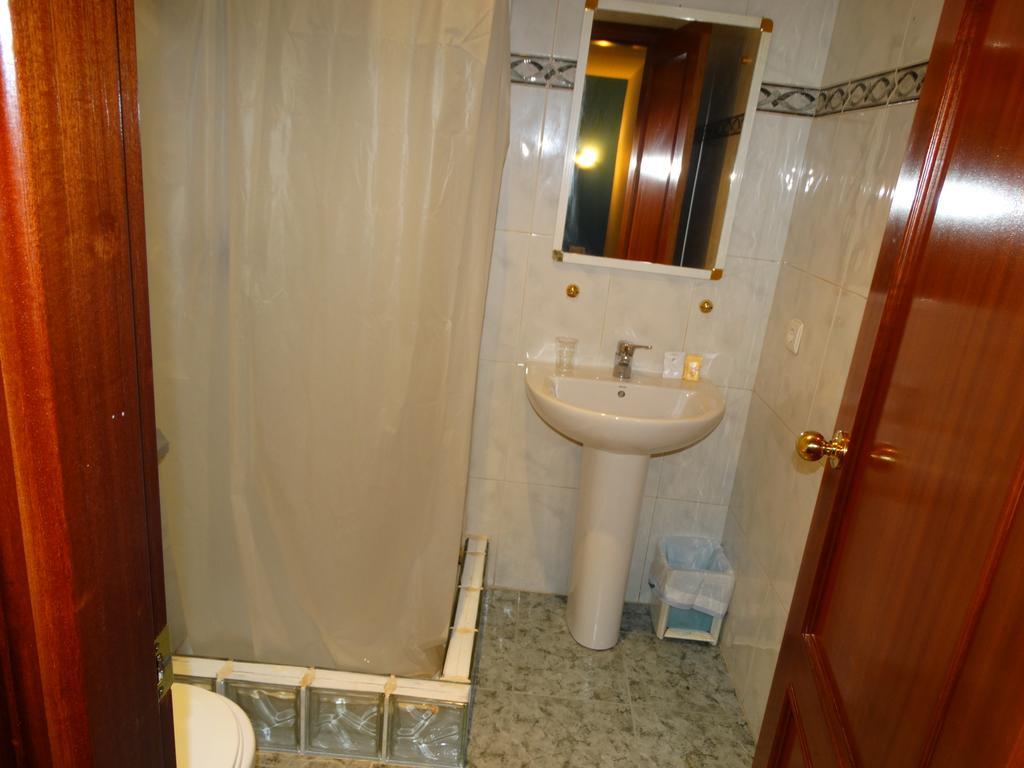 Hostal La Redonda Granada Exterior photo