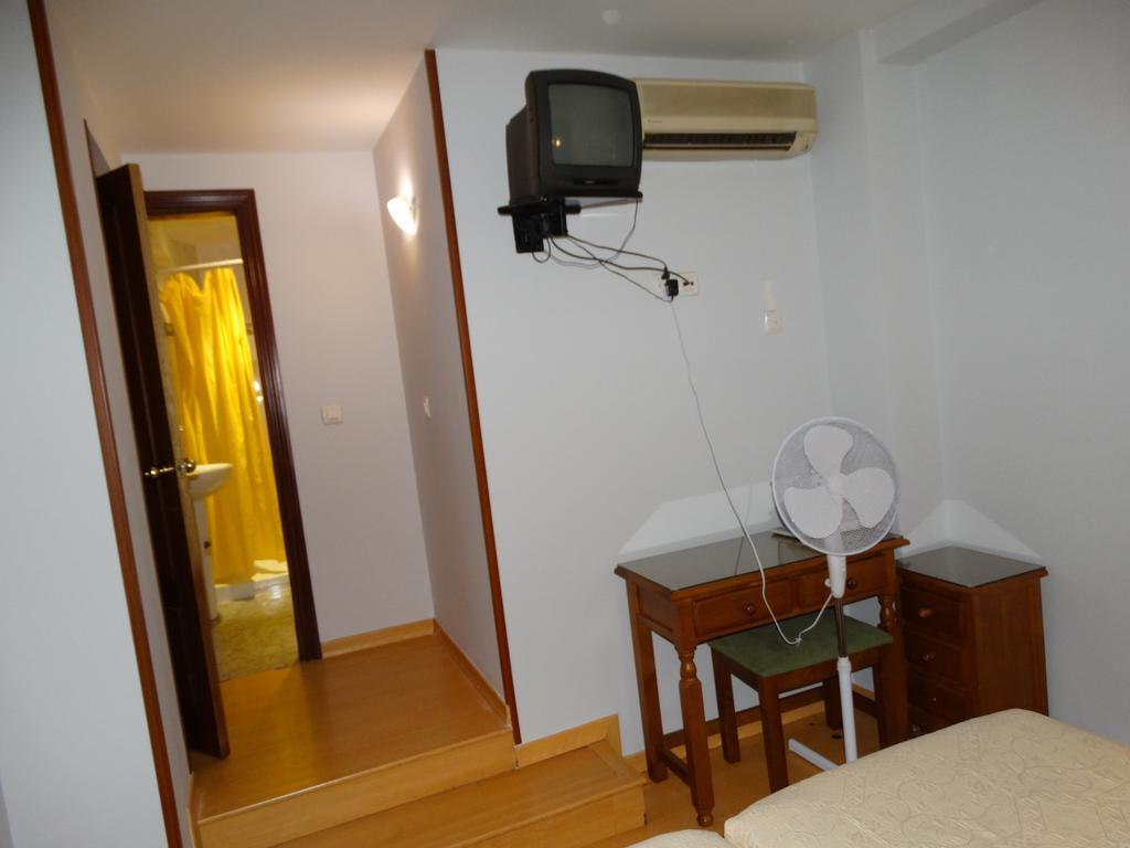 Hostal La Redonda Granada Exterior photo